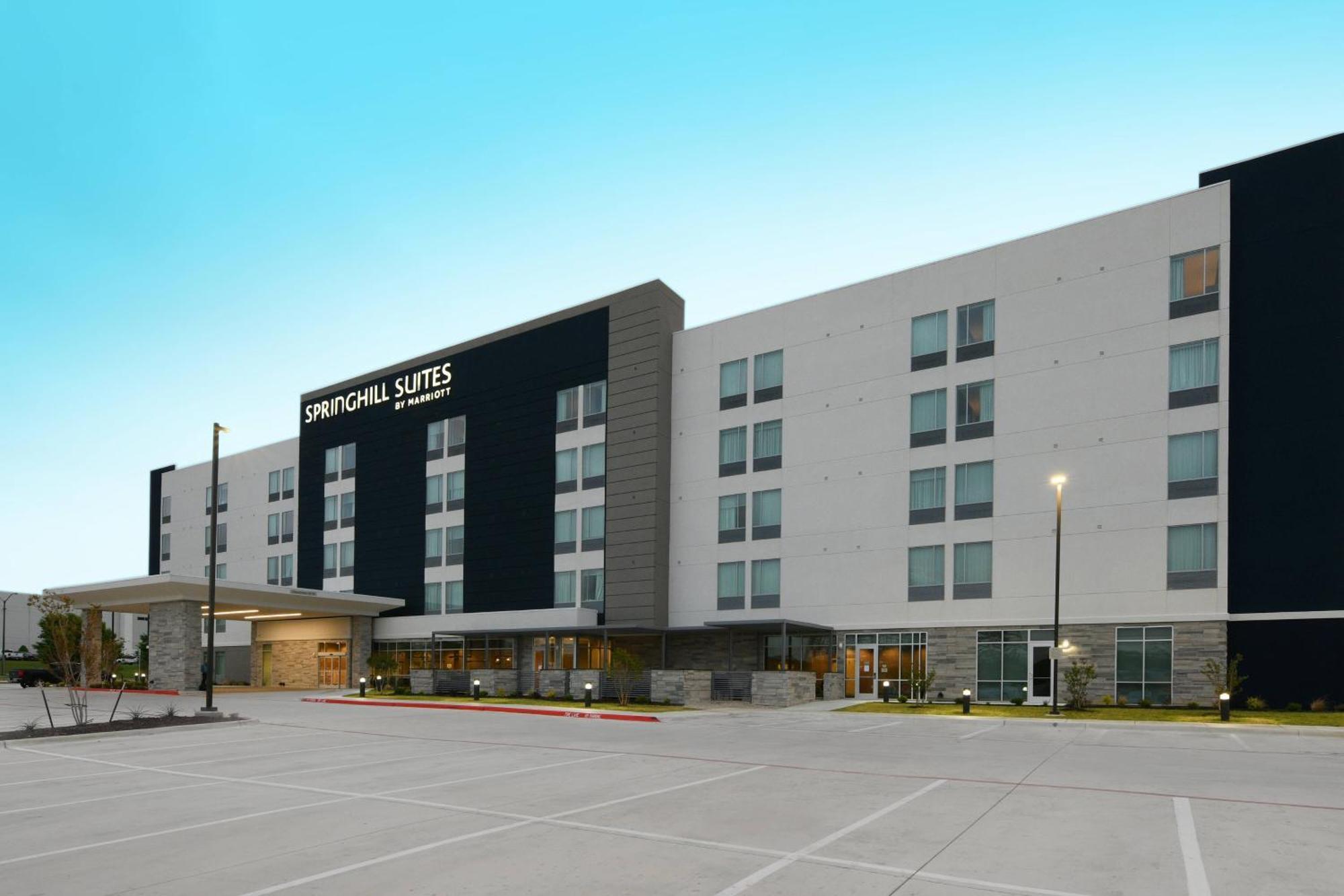Springhill Suites Dallas Dfw Airport South/Centreport Fort Worth Dış mekan fotoğraf